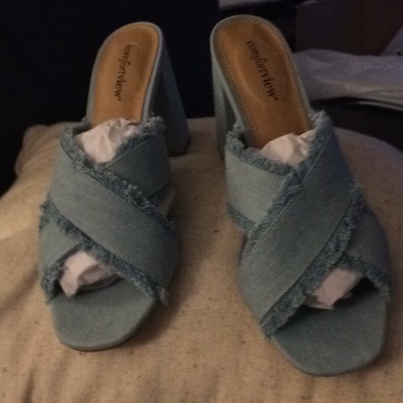 comfortview Shoes - NWOT blue denim slip on sandal heels